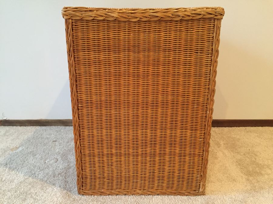 2-Drawer Wicker Cabinet Side Table [Photo 6]