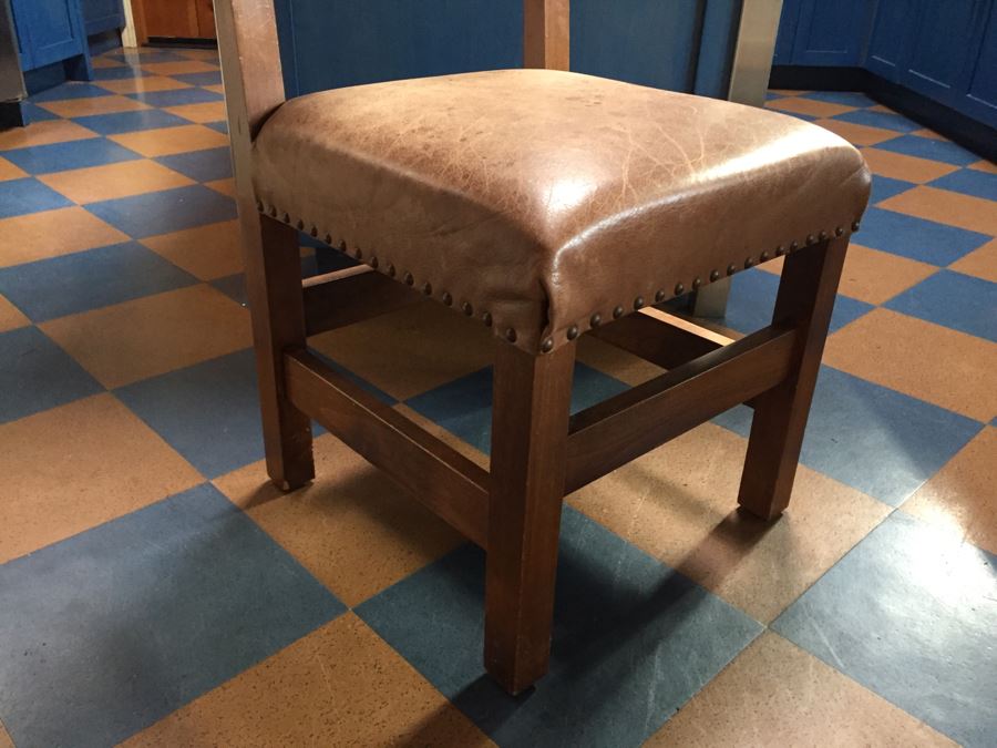 Custom Solid Wood Oval Kitchen Table With Three Leather Seat Chairs [Photo 11]