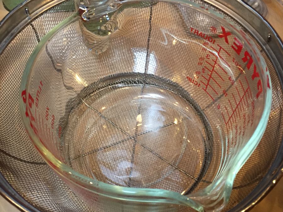 Kitchen Lot With Mixing Bowls, Cookie Cutters, Rolling Pin And Kitchenaid Mixer [Photo 5]