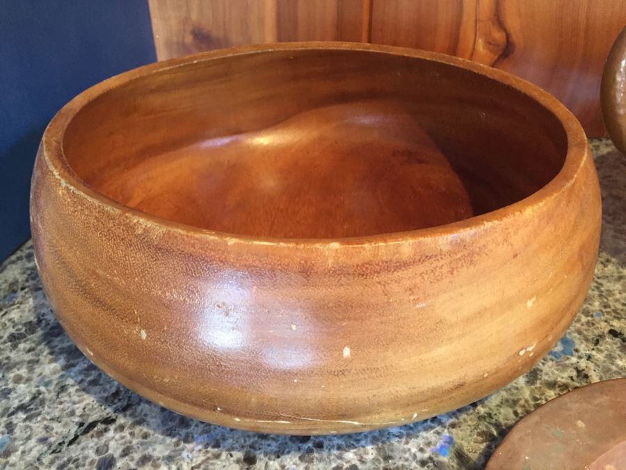 Home Decor Lot With Nice Copper Footed Bowl Filled With Shells, Abalone Shell, Copper Plate And Wooden Bowl [Photo 9]