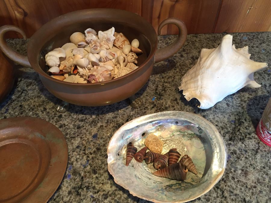 Home Decor Lot With Nice Copper Footed Bowl Filled With Shells, Abalone Shell, Copper Plate And Wooden Bowl [Photo 4]