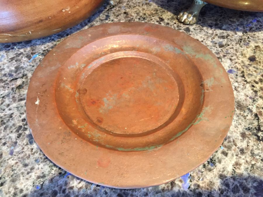 Home Decor Lot With Nice Copper Footed Bowl Filled With Shells, Abalone Shell, Copper Plate And Wooden Bowl [Photo 7]
