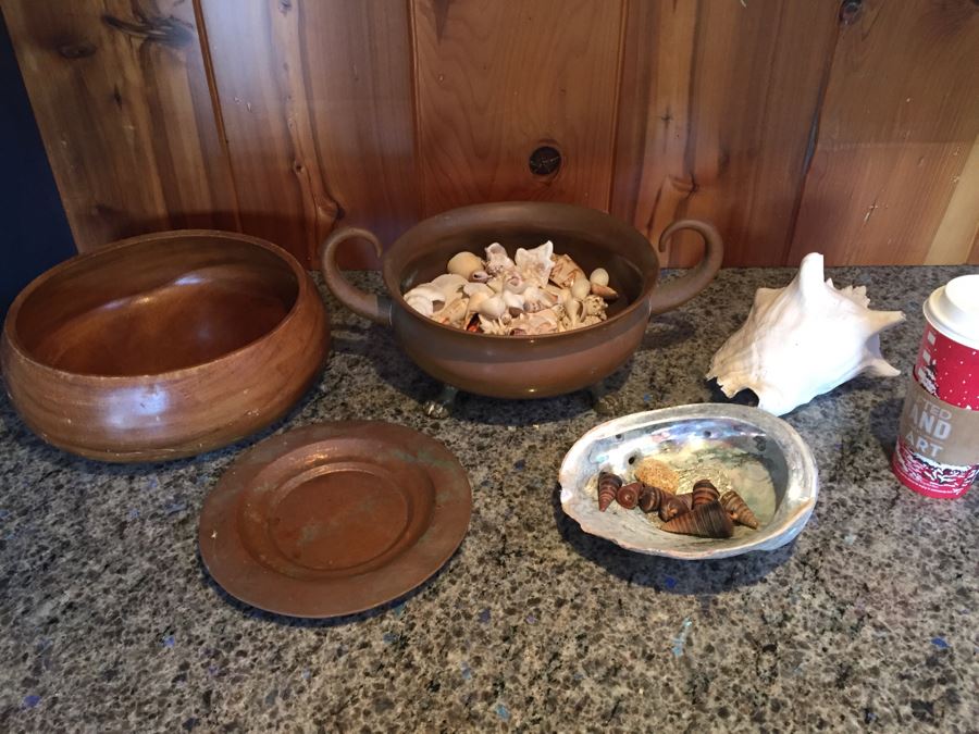 Home Decor Lot With Nice Copper Footed Bowl Filled With Shells, Abalone Shell, Copper Plate And Wooden Bowl [Photo 1]