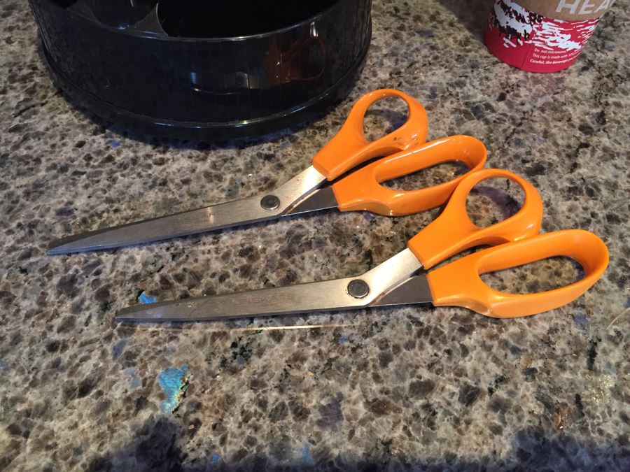 Office Supply Holder Carousel With (2) FISKARS Stainless Steel Scissors [Photo 2]