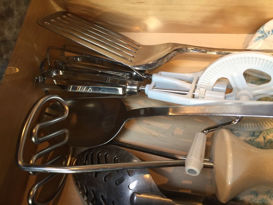 Utensil Lot [Photo 11]