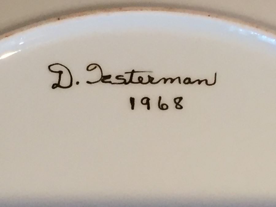 Vintage 1968 Hand Painted Santa Claus Plate Signed [Photo 3]