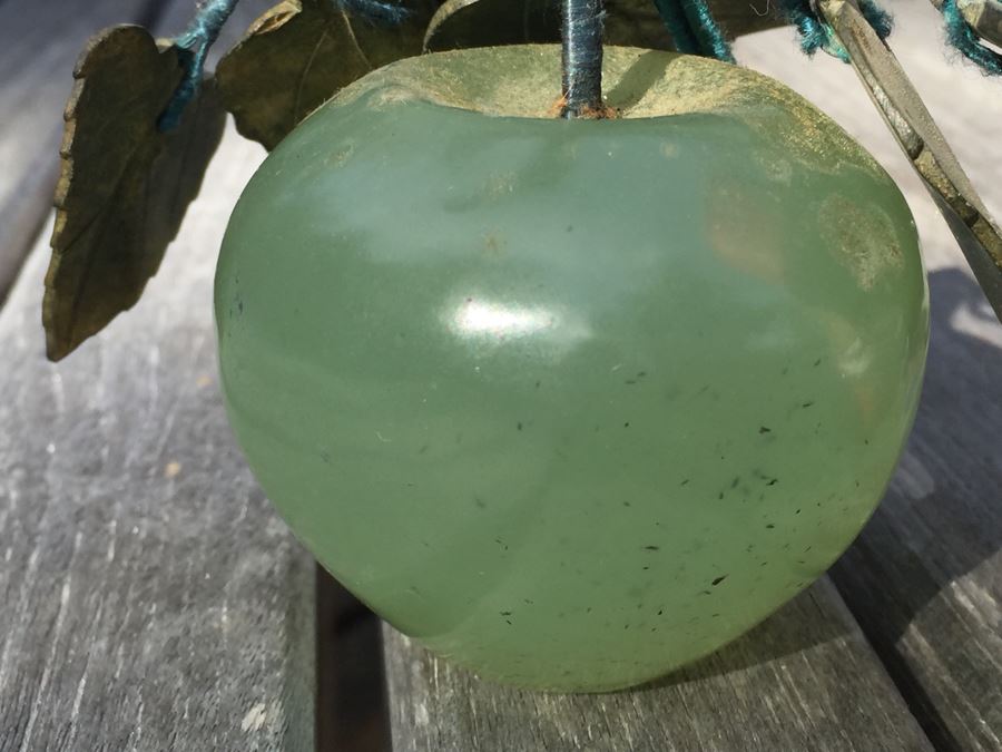 Vintage Carved Jade Apple Fruit [Photo 2]
