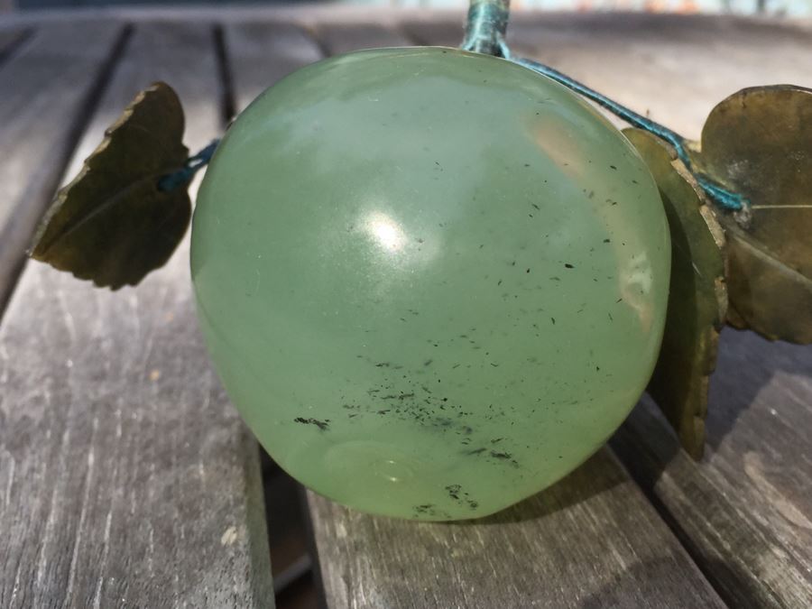 Vintage Carved Jade Apple Fruit [Photo 12]