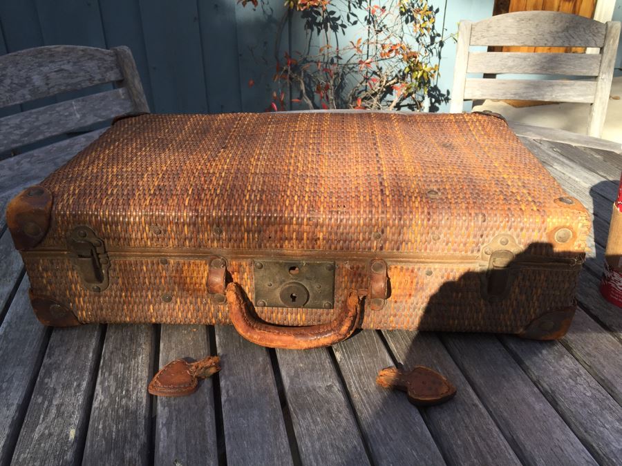 Old Woven Wicker Suitcase - Great Decorator Piece [Photo 4]