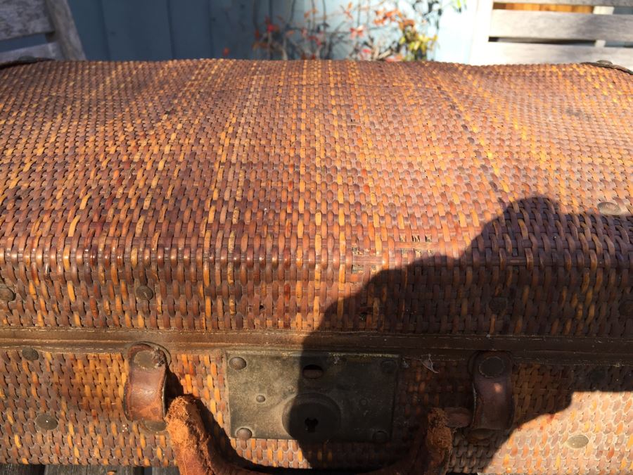 Old Woven Wicker Suitcase - Great Decorator Piece [Photo 6]