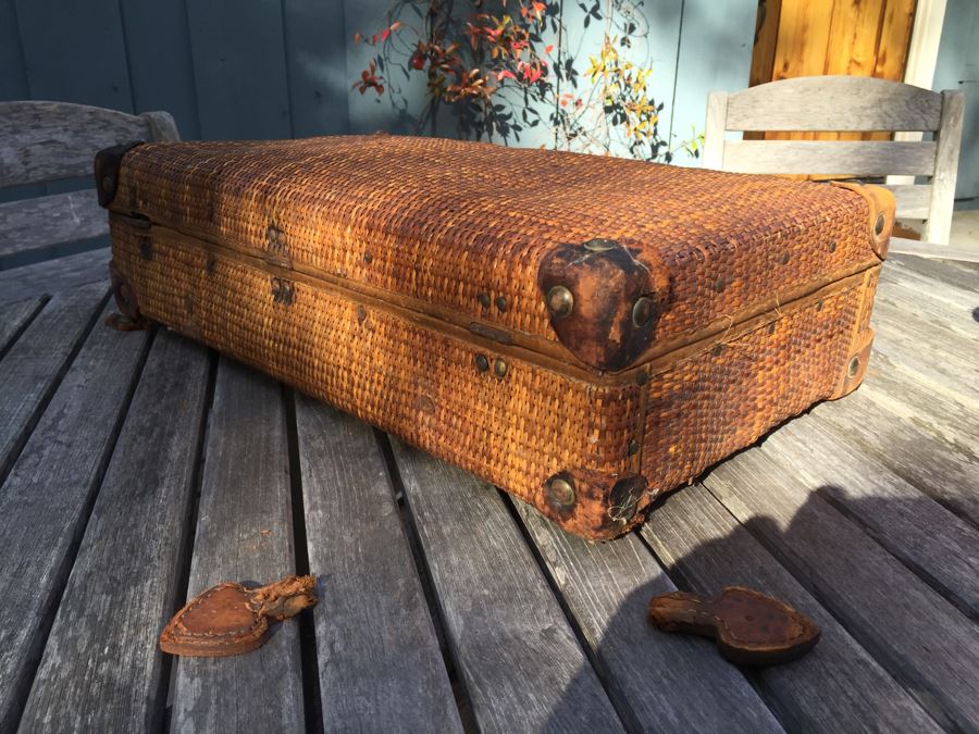 Old Woven Wicker Suitcase - Great Decorator Piece [Photo 9]