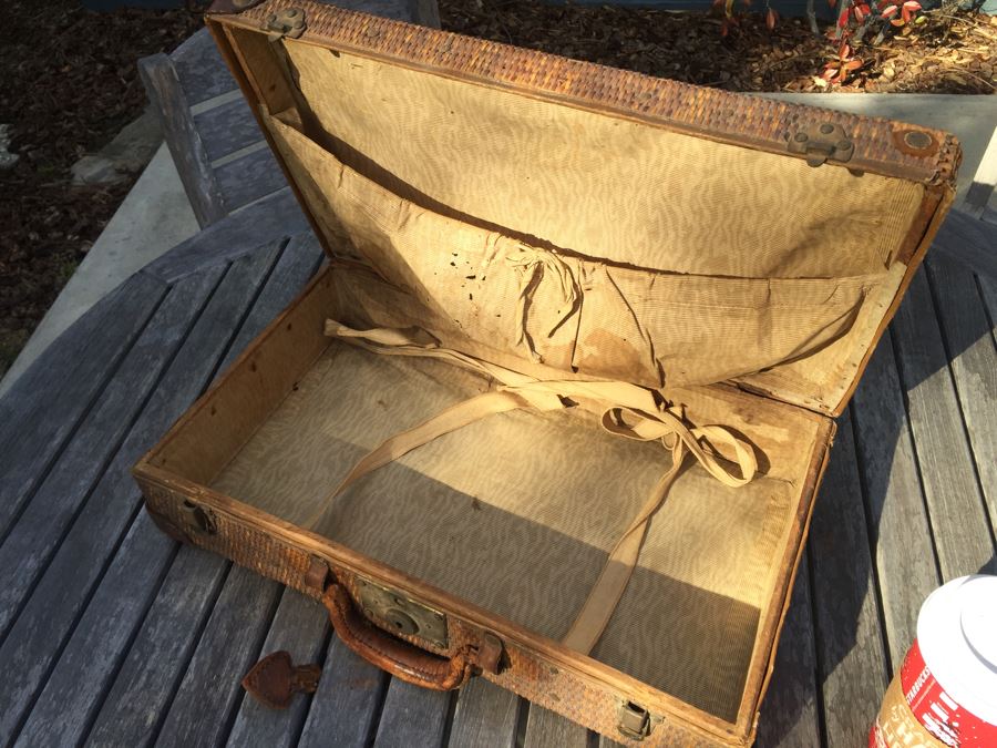 Old Woven Wicker Suitcase - Great Decorator Piece [Photo 12]