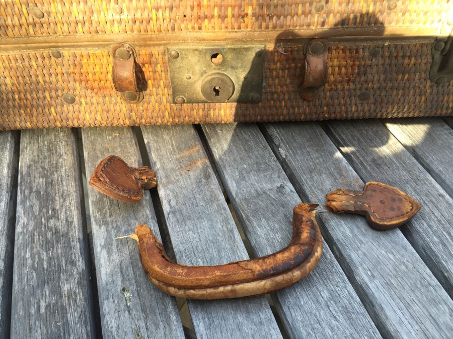 Old Woven Wicker Suitcase - Great Decorator Piece [Photo 14]