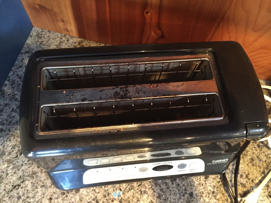Cuisinart Toaster And Blender [Photo 6]