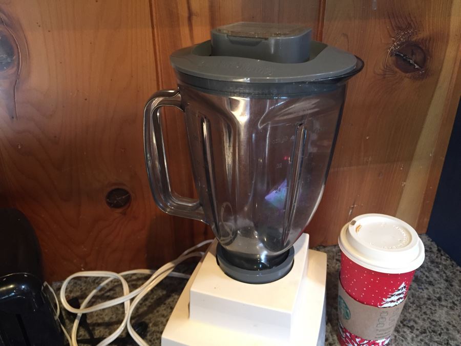 Cuisinart Toaster And Blender [Photo 9]