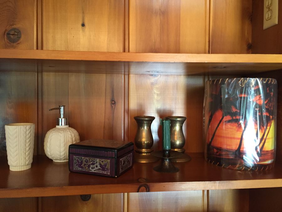 Home Decor Lot [Photo 1]