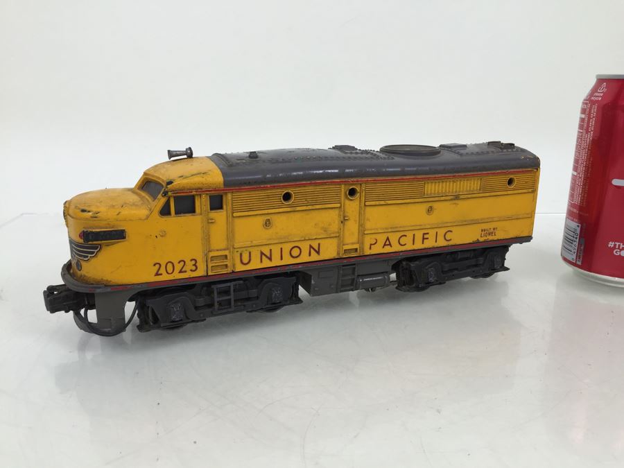 Vintage Lionel Trains 2023 Union Pacific Diesel Locomotive Train O Scale [Photo 1]