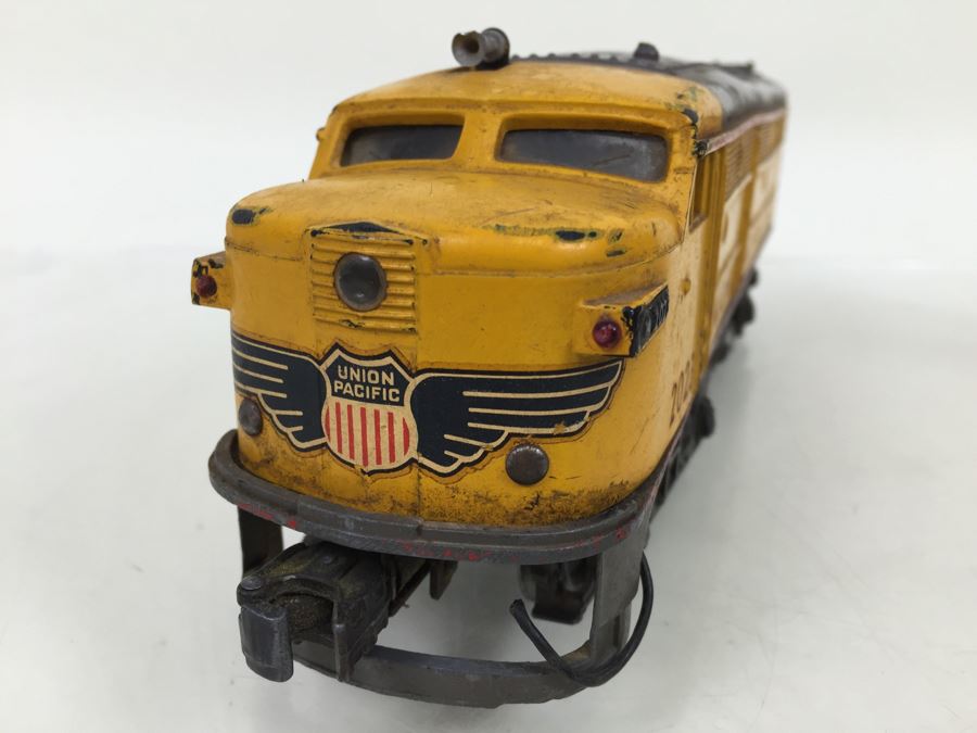 Vintage Lionel Trains 2023 Union Pacific Diesel Locomotive Train O Scale [Photo 2]