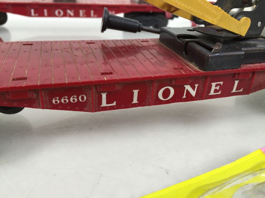 Lionel Train Lot Includes Lionel 6660 And 6264 Trailer Flatcar + (2) No. 260 Bumpers With Cooper-Jarret O Gauge And Parts [Photo 4]