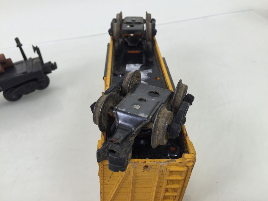 Lionel Train 3461 Operating Log Unloading Car + Lionel 6656 Livestock Stock Cattle Car [Photo 12]