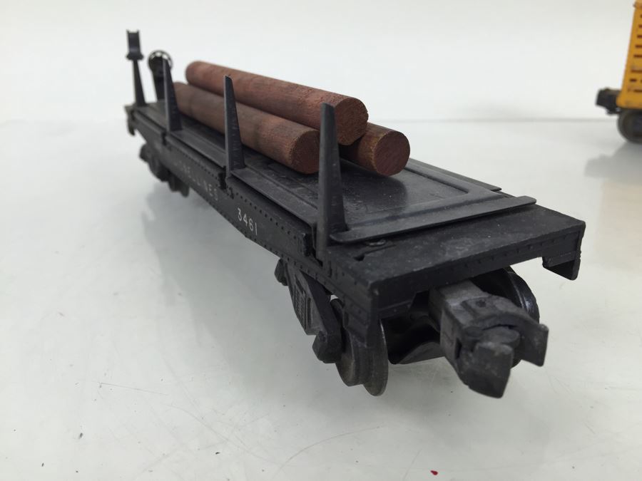 Lionel Train 3461 Operating Log Unloading Car + Lionel 6656 Livestock Stock Cattle Car [Photo 16]
