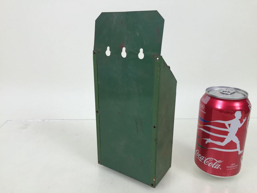 Vintage Texaco Touring Service Wall Mount Holder Green And Red With White Lettering [Photo 4]