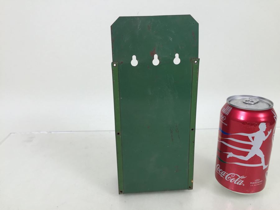 Vintage Texaco Touring Service Wall Mount Holder Green And Red With White Lettering [Photo 5]