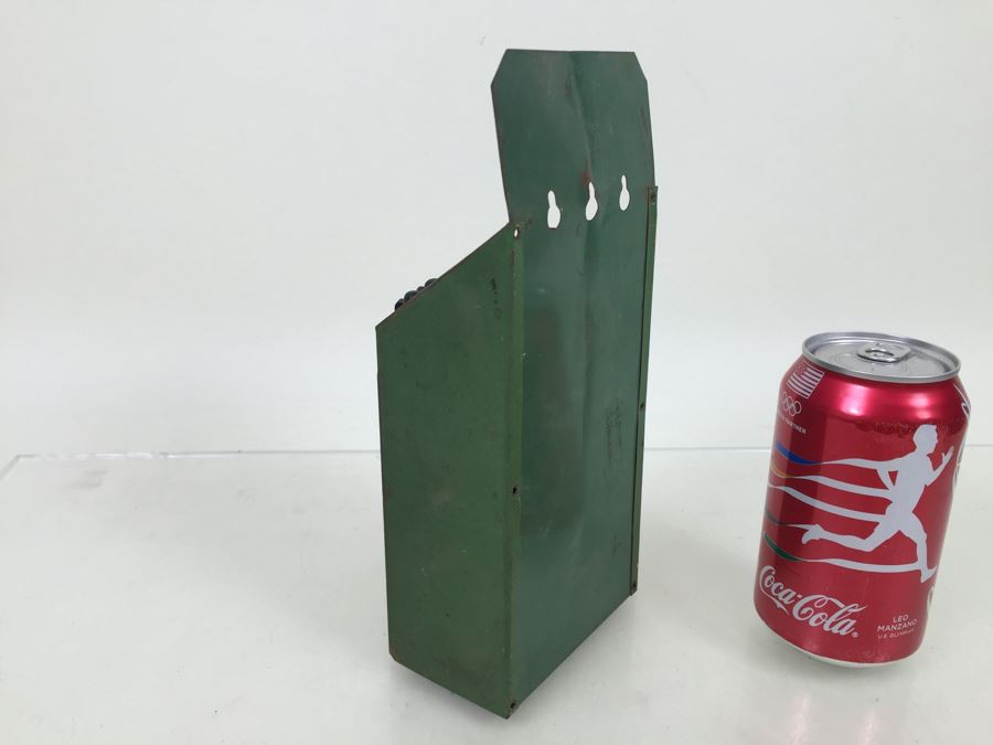 Vintage Texaco Touring Service Wall Mount Holder Green And Red With White Lettering [Photo 6]