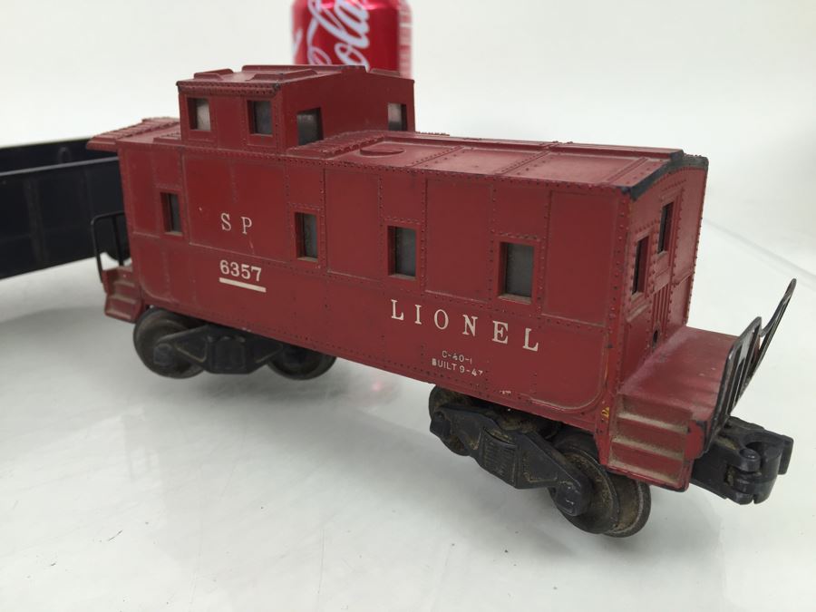 Pair Of Vintage Lionel 6462 Long Gondola Cars Trains + Lionel 6357 Caboose [Photo 5]