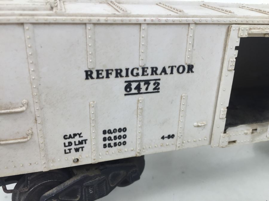 Vintage Pair Of Lionel 6472 Refrigerator Car Box Trains + Lionel 6656 Livestock Stock Cattle Car [Photo 9]