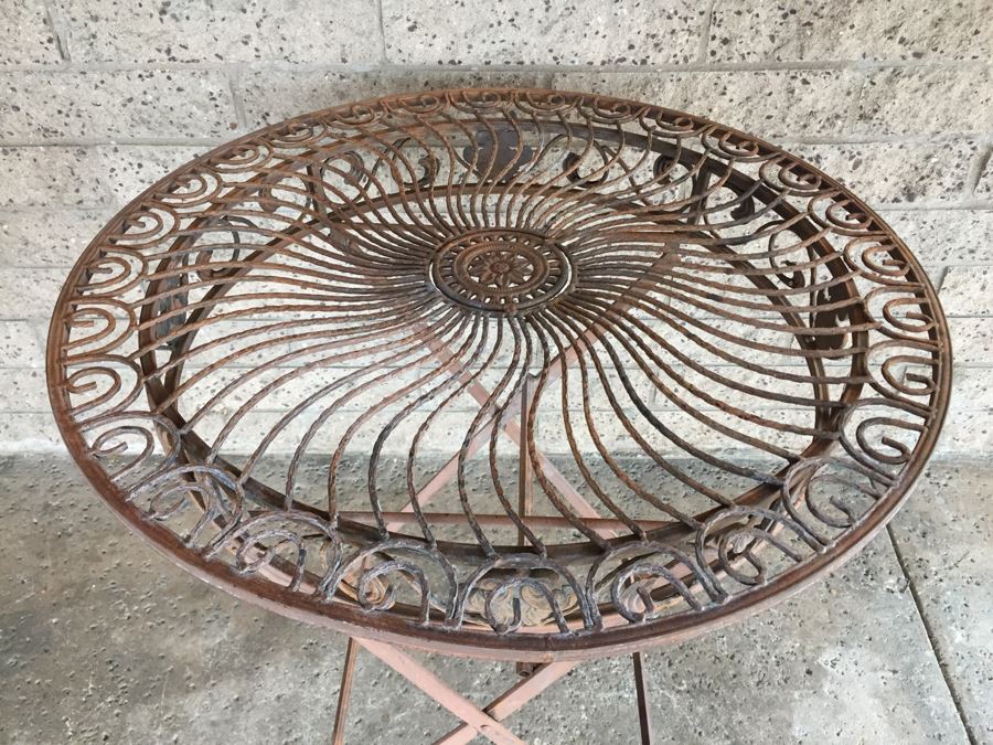 Folding Outdoor Round Metal Cafe Table [Photo 6]