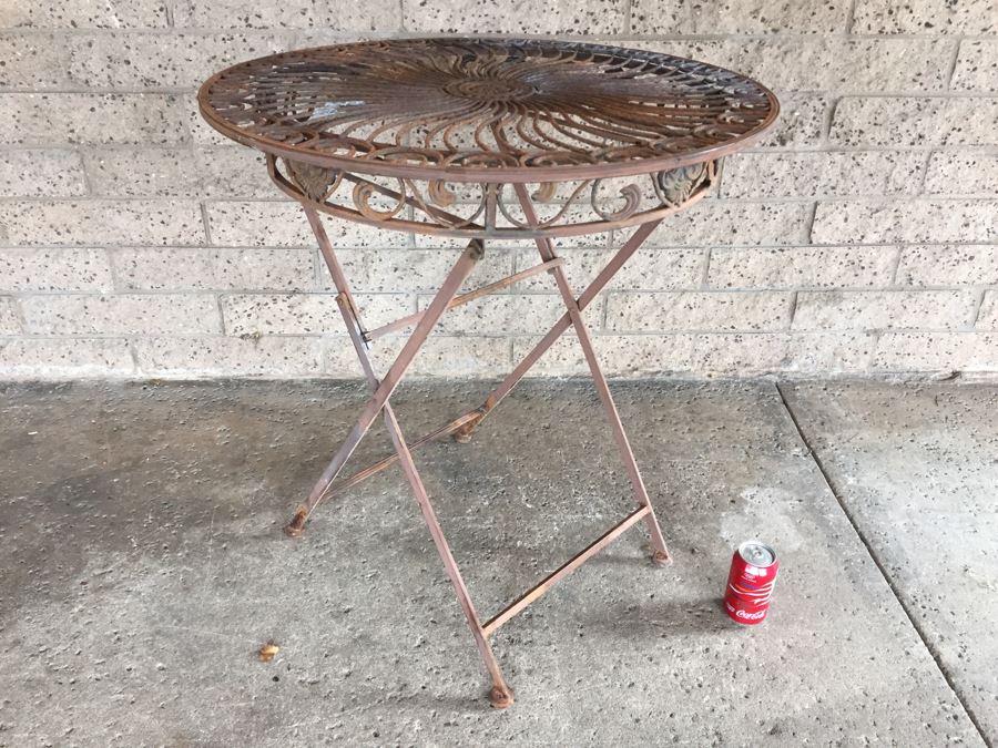 Folding Outdoor Round Metal Cafe Table [Photo 2]