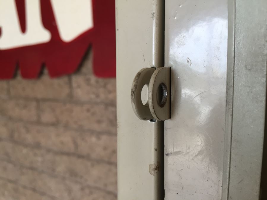 Vintage Vertical Metal Lockers 6 Lockers Individually Lockable [Photo 5]