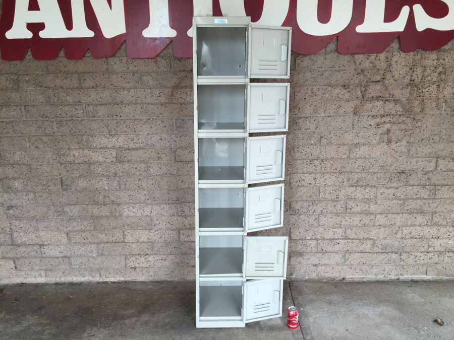 Vintage Vertical Metal Lockers 6 Lockers Individually Lockable [Photo 2]