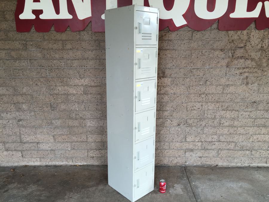 Vintage Vertical Metal Lockers 6 Lockers Individually Lockable [Photo 6]