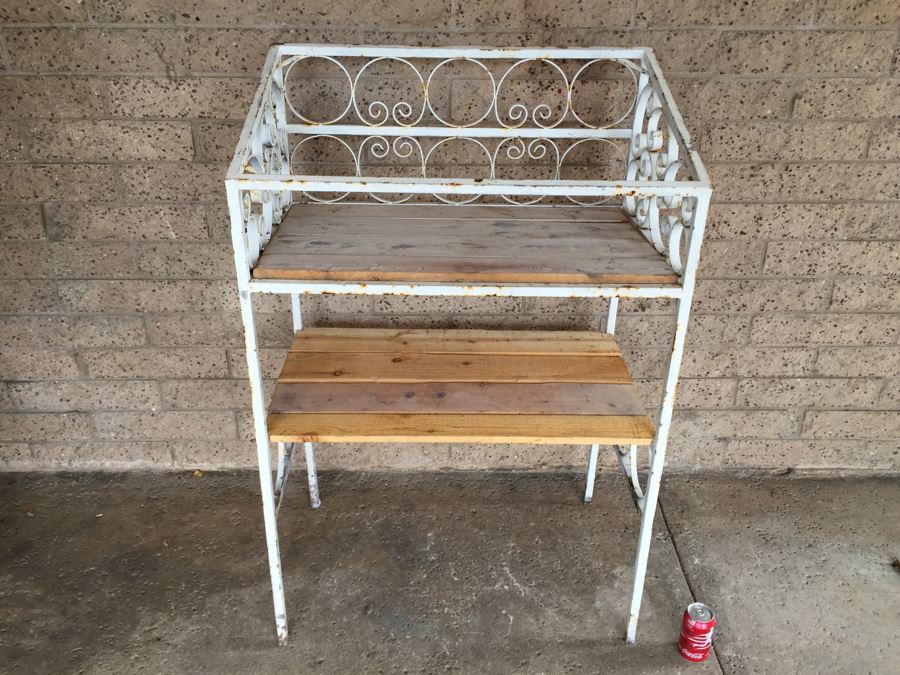 Vintage Shabby Chic Metal Garden Rack Stand Shelf