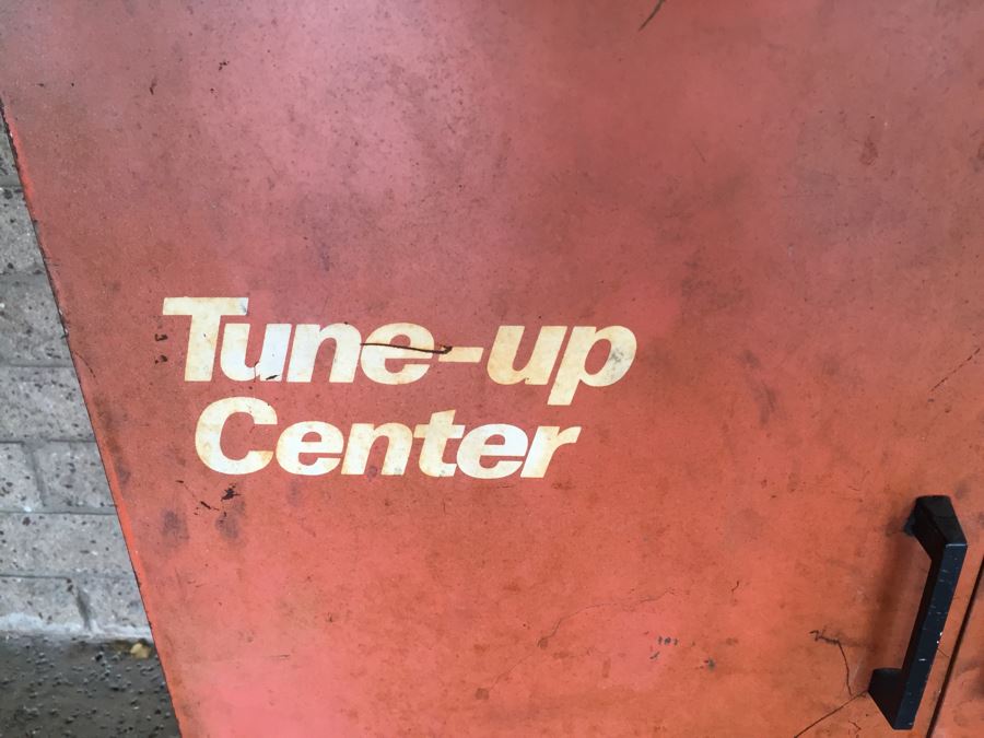 Vintage Automotive Parts Metal Storage Locker Tune-Up Center ESSEX Cars [Photo 5]