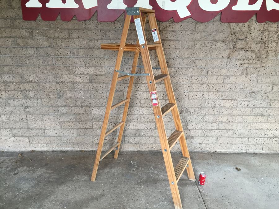 Werner Wooden Ladder 6 Foot Model W336 [Photo 6]