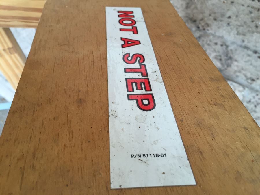 Werner Wooden Ladder 6 Foot Model W336 [Photo 5]