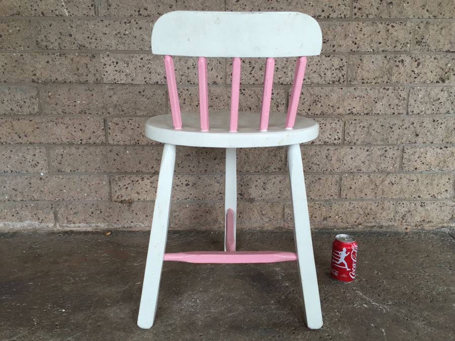 Mid-Century White And Pink Child's Wooden Chair [Photo 5]