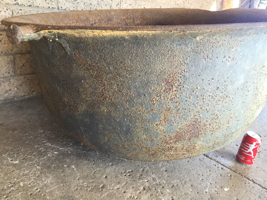 Very Large Vintage Cast Iron Pot Cauldron Said To Have Been Used By Missions To Make Soap Off Of Dana Point CA [Photo 11]