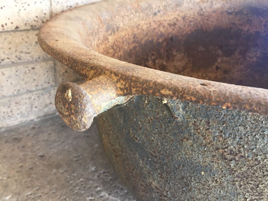 Very Large Vintage Cast Iron Pot Cauldron Said To Have Been Used By Missions To Make Soap Off Of Dana Point CA [Photo 9]