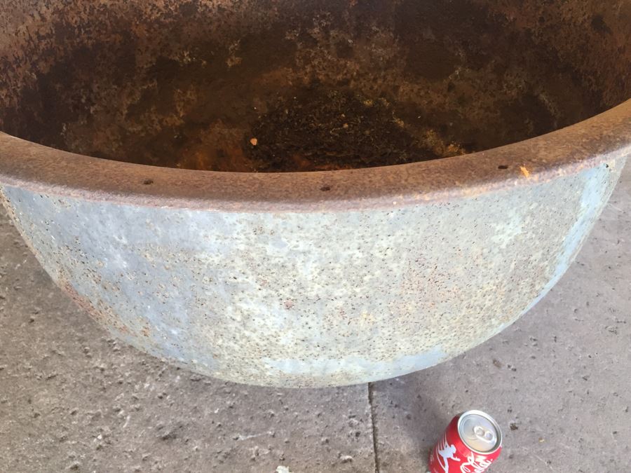 Very Large Vintage Cast Iron Pot Cauldron Said To Have Been Used By Missions To Make Soap Off Of Dana Point CA [Photo 7]