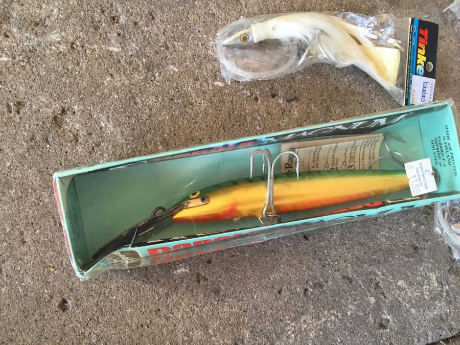 Huge Fishing Lot With Salt Walter And Fresh Water Lures, Reels, Tackle Box, Pole, Net And Accessories [Photo 17]