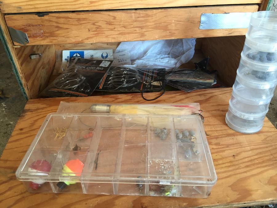 Huge Fishing Lot With Salt Walter And Fresh Water Lures, Reels, Tackle Box, Pole, Net And Accessories [Photo 43]