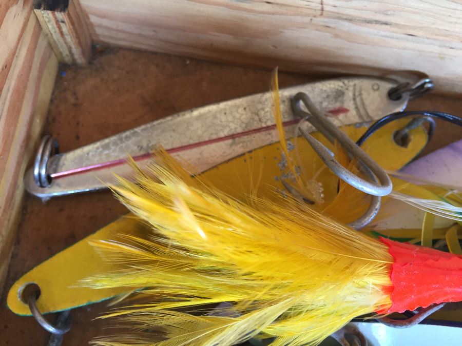 Huge Fishing Lot With Salt Walter And Fresh Water Lures, Reels, Tackle Box, Pole, Net And Accessories [Photo 32]