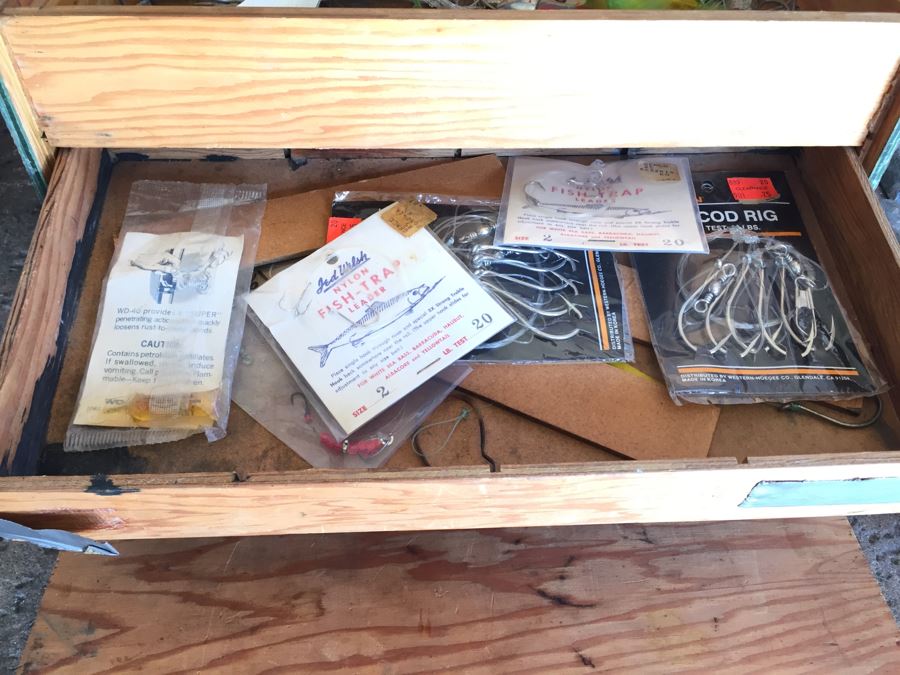 Huge Fishing Lot With Salt Walter And Fresh Water Lures, Reels, Tackle Box, Pole, Net And Accessories [Photo 36]