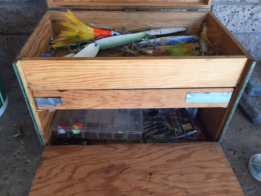 Huge Fishing Lot With Salt Walter And Fresh Water Lures, Reels, Tackle Box, Pole, Net And Accessories [Photo 2]