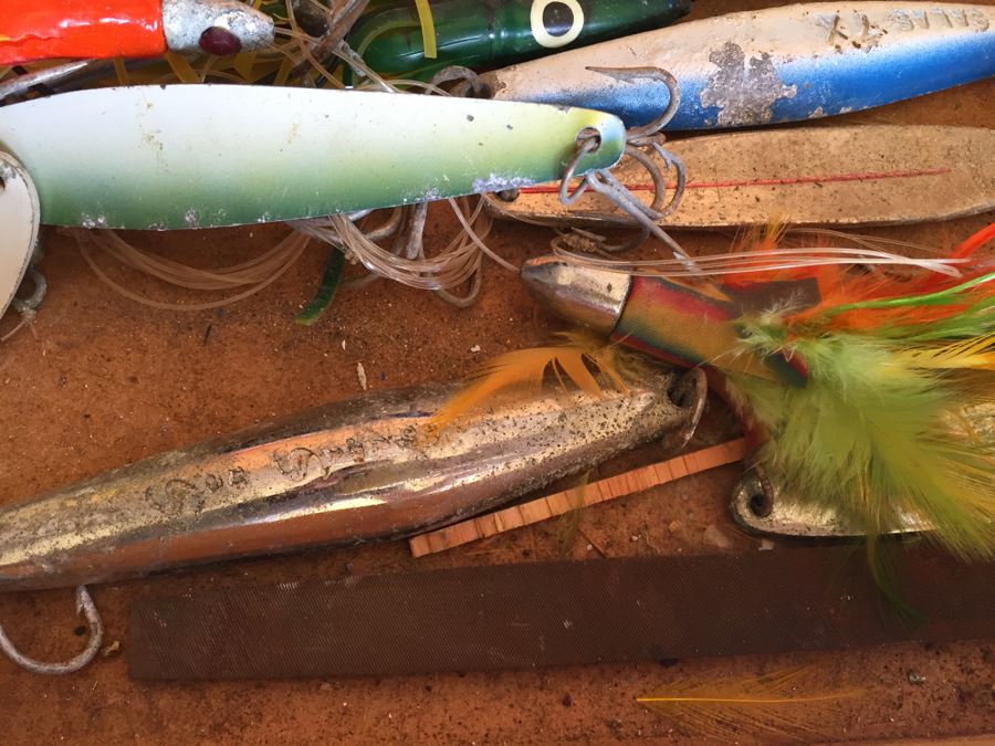 Huge Fishing Lot With Salt Walter And Fresh Water Lures, Reels, Tackle Box, Pole, Net And Accessories [Photo 37]