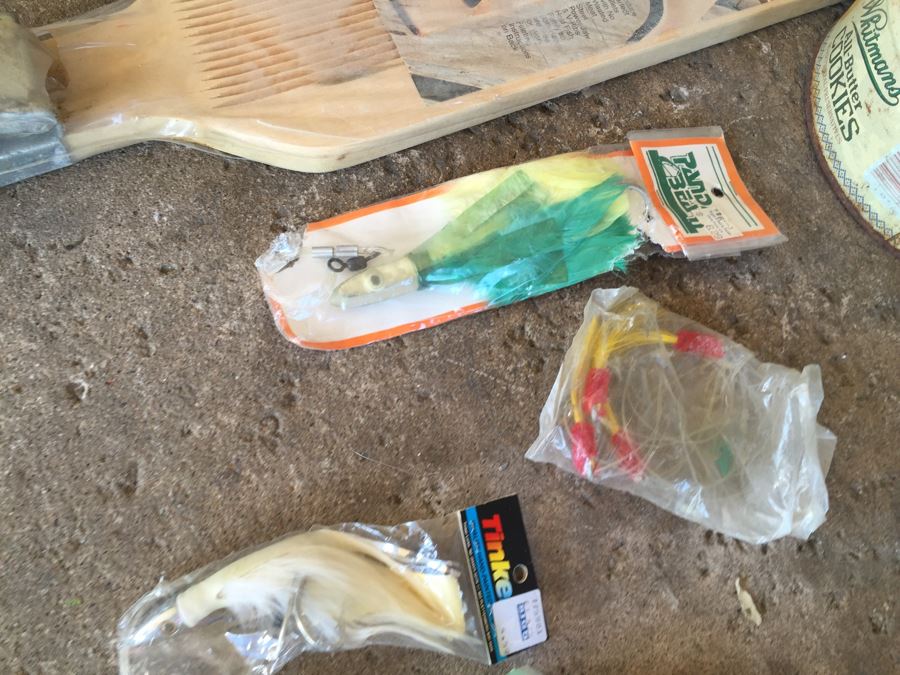 Huge Fishing Lot With Salt Walter And Fresh Water Lures, Reels, Tackle Box, Pole, Net And Accessories [Photo 18]